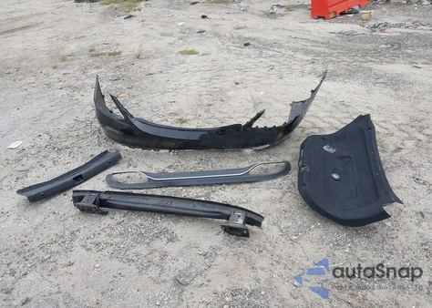 2015 Mercedes-Benz C 300 Luxury 4Matic z USA, uszkodzony, nr VIN 55SWF4KB6FU042101